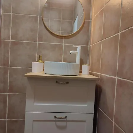 Cocon Romantique Avec Jacuzzi Privatif Proche Sarlat * Saint-Cyprien (Dordogne)