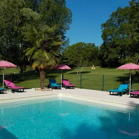 Cocon Romantique Avec Jacuzzi Privatif Proche Sarlat Vakantiehuis Saint-Cyprien (Dordogne)